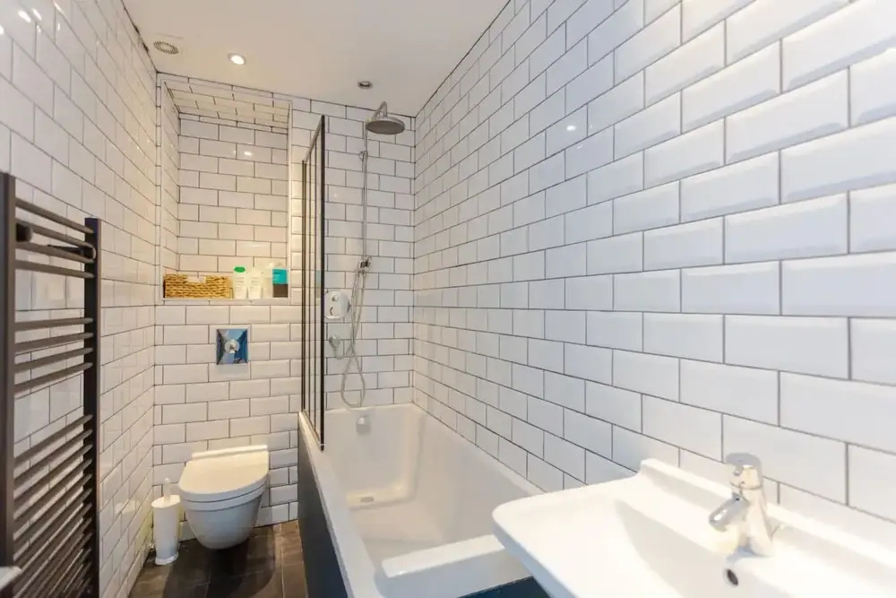 Spacious 1 Bedroom Apartment in Brighton Beside the Sea