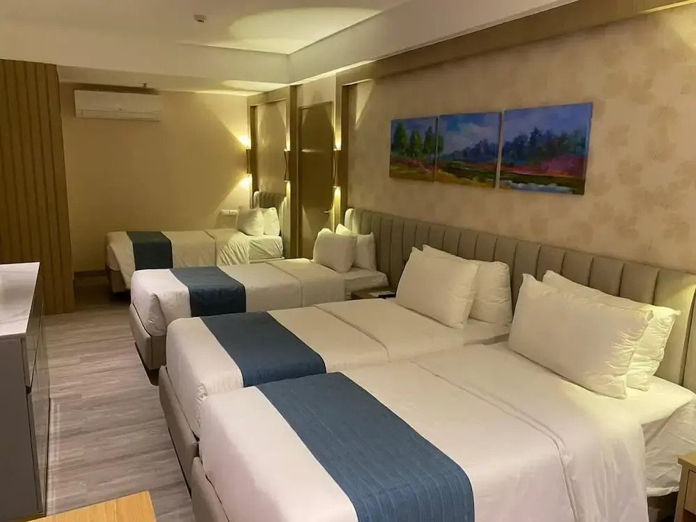Jamins Hotel & Resort Inc