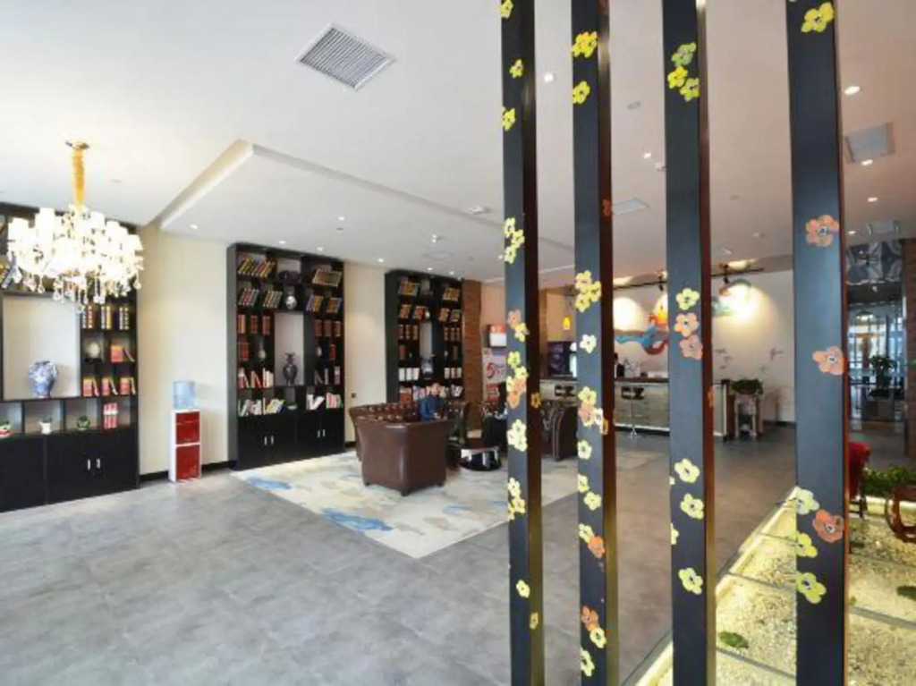 Qingluan Holiday Hotel