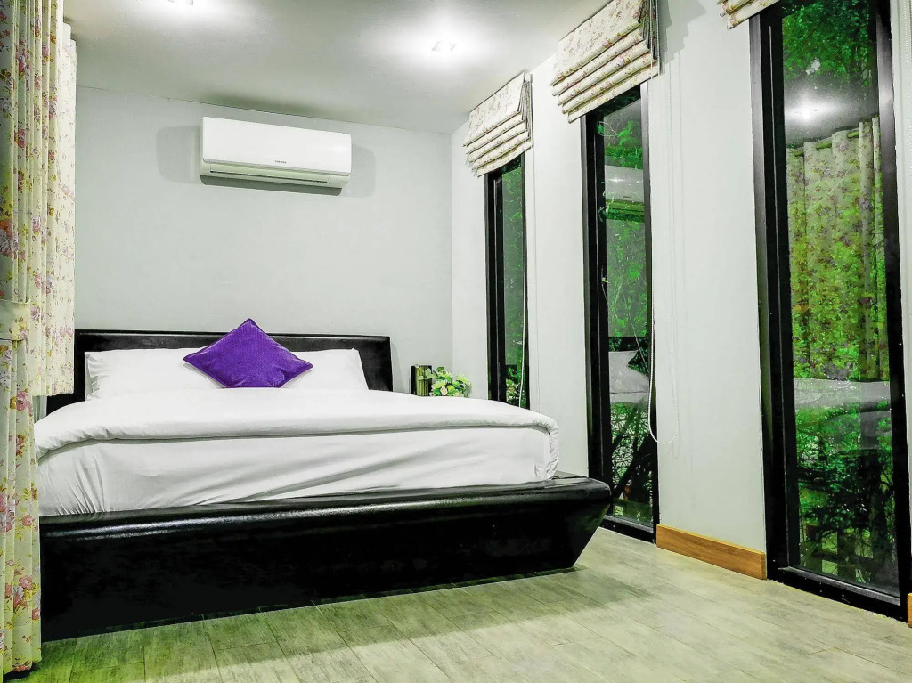 Hua Hin In Boxes
