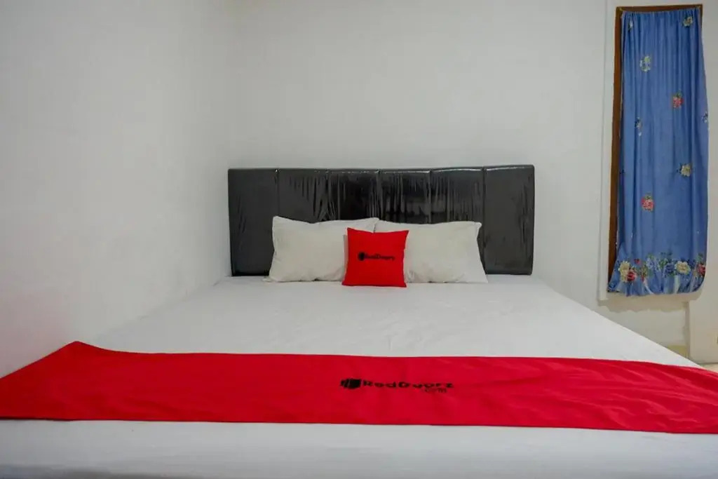 RedDoorz near Universitas Negeri Makassar 3