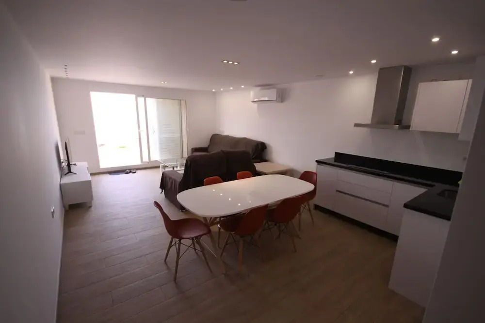 Inmovecos reformado 1º linea playa Soling 63