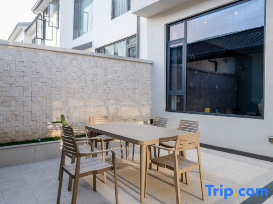 Yulu Leisure Holiday Villa