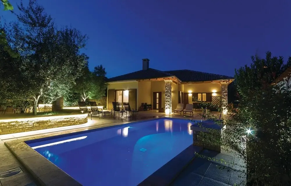 Amazing Home In Sisan