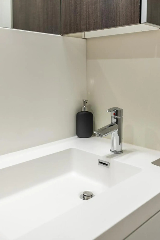 1bd Premier Condo 300front Str W