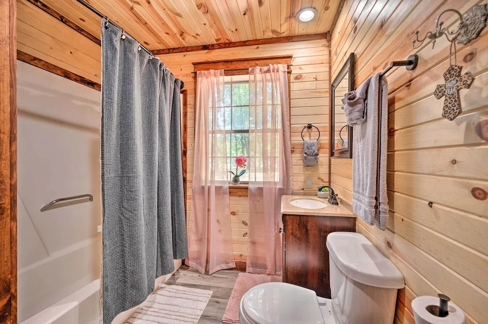 Lavish Broken Bow Home on 6 Acres w/ Hot Tub!