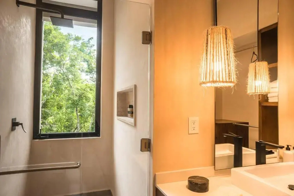 TOH luxury 2 Bedroom Minutes From Downtown