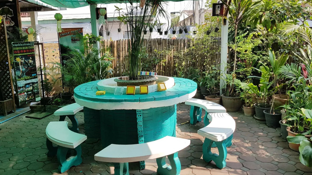 Hug Glur House Tour and Hostel