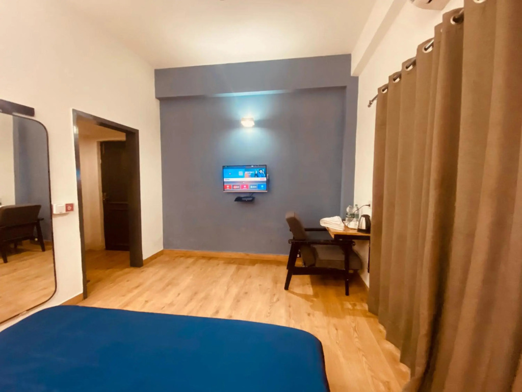 Hotel Diamond Stays Sector 51 Noida