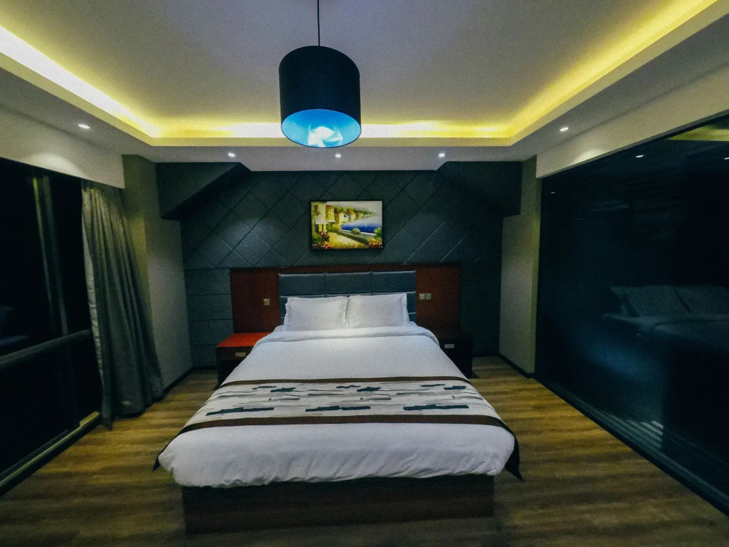 Swiss Lenana Mount Hotel
