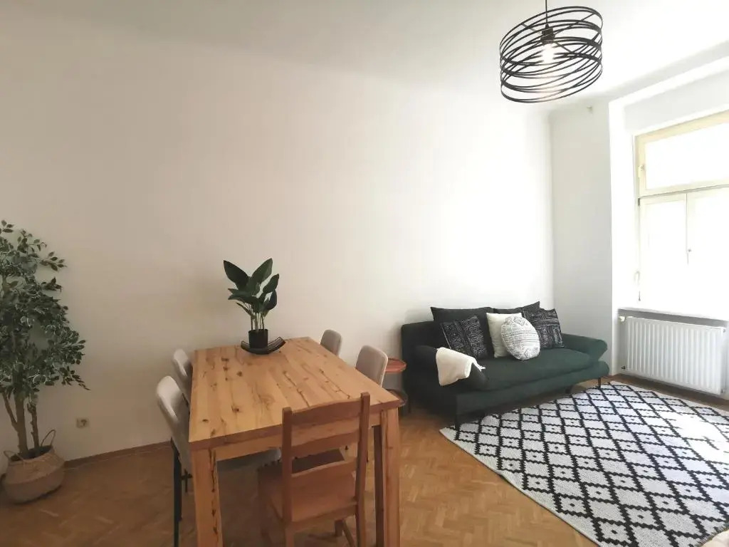 Modern & charming apartment with 2 bathrooms near city centre and main trainstation (Hauptbahnhof)