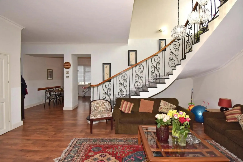 Khanjyan street, 3 bedrooms Duplex, Spacious apartment for rent DXA344
