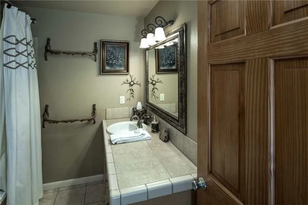 Los Nation - Four Bedroom Cabin