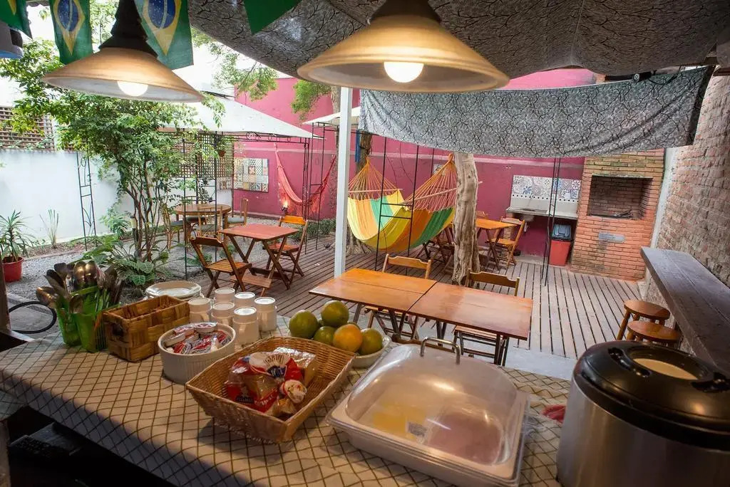 Garoa Hostel Party Bar