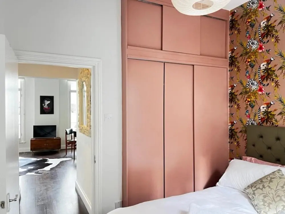 Stylish Central London Balcony Apartment