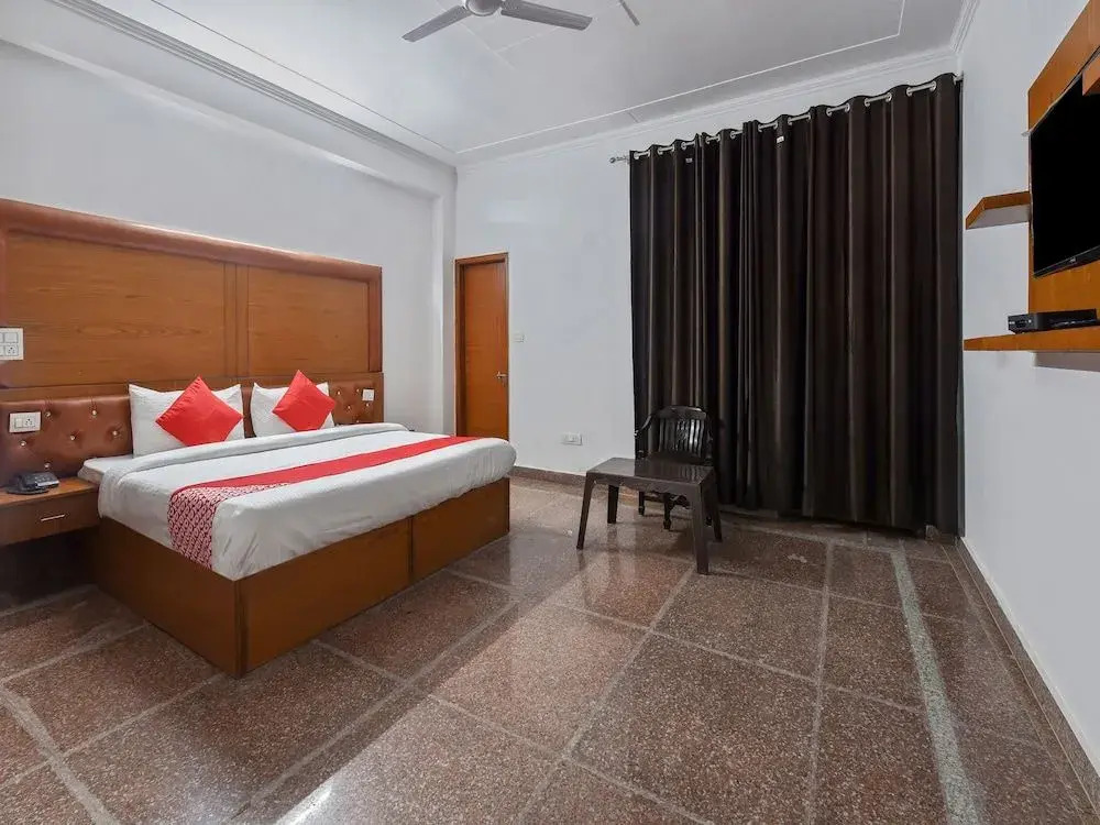 Oyo 19525 Rg Corporate Suites