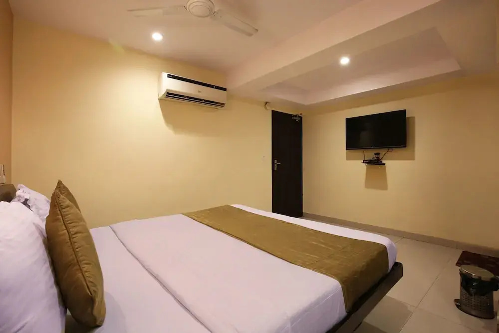OYO 2120 Hotel Silver Haze