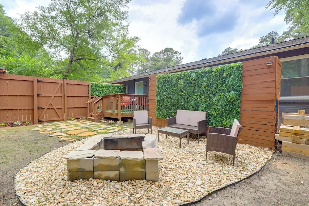 Fire Pit & Deck: Atlanta Home ~ 8 Mi to Dwtn!