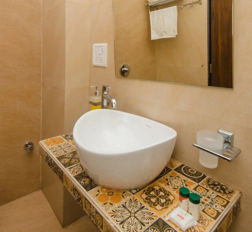 Super Hotel O Divine Residency Near Phoenix Marketcity