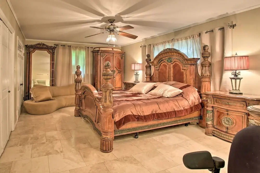 3 Mi to Oaklawn Racing Casino: Spacious Home