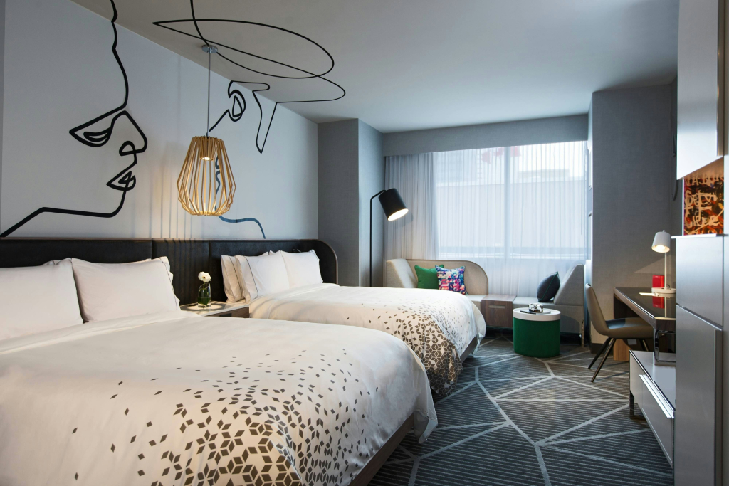 Renaissance Montreal Downtown Hotel