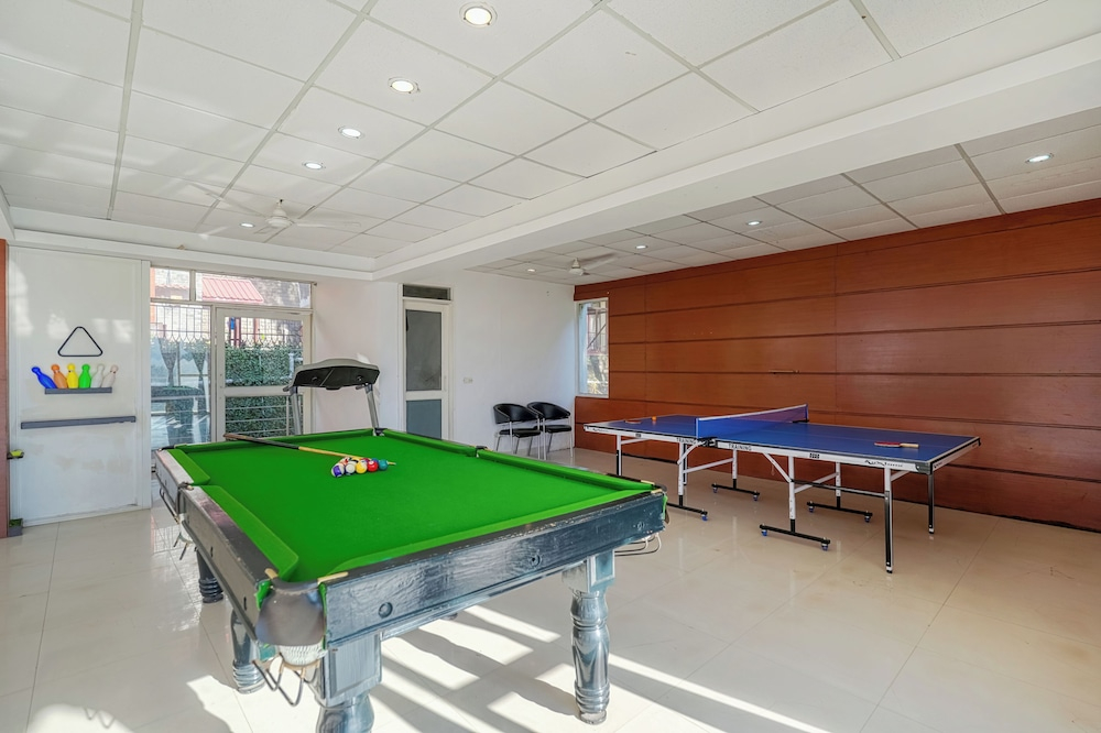 Alaya Stays Golden Meadow Villa