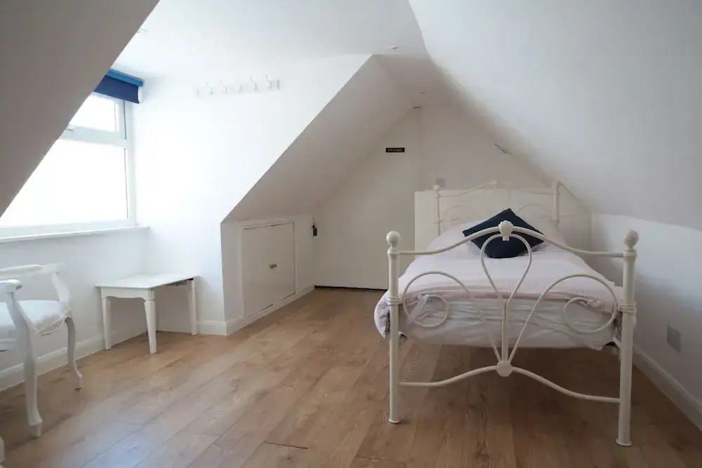 The Pink Door Seaside Holiday Home