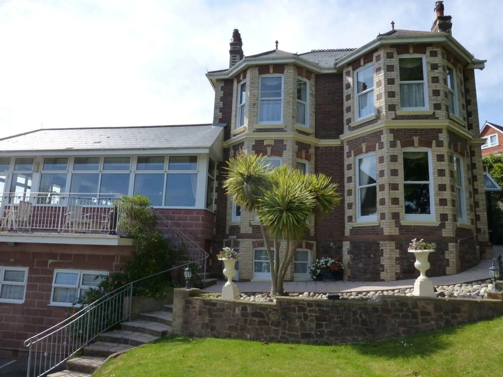 Summerhill Hotel