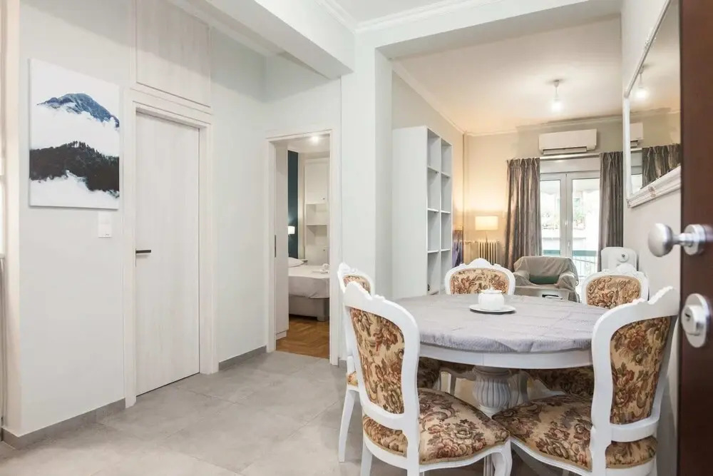 Brand new apt in Zografou