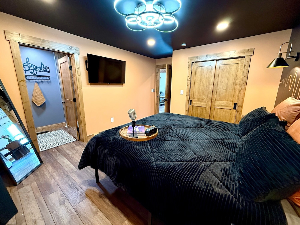 Dolly's Harmony Haven 3 Bedroom Cabin