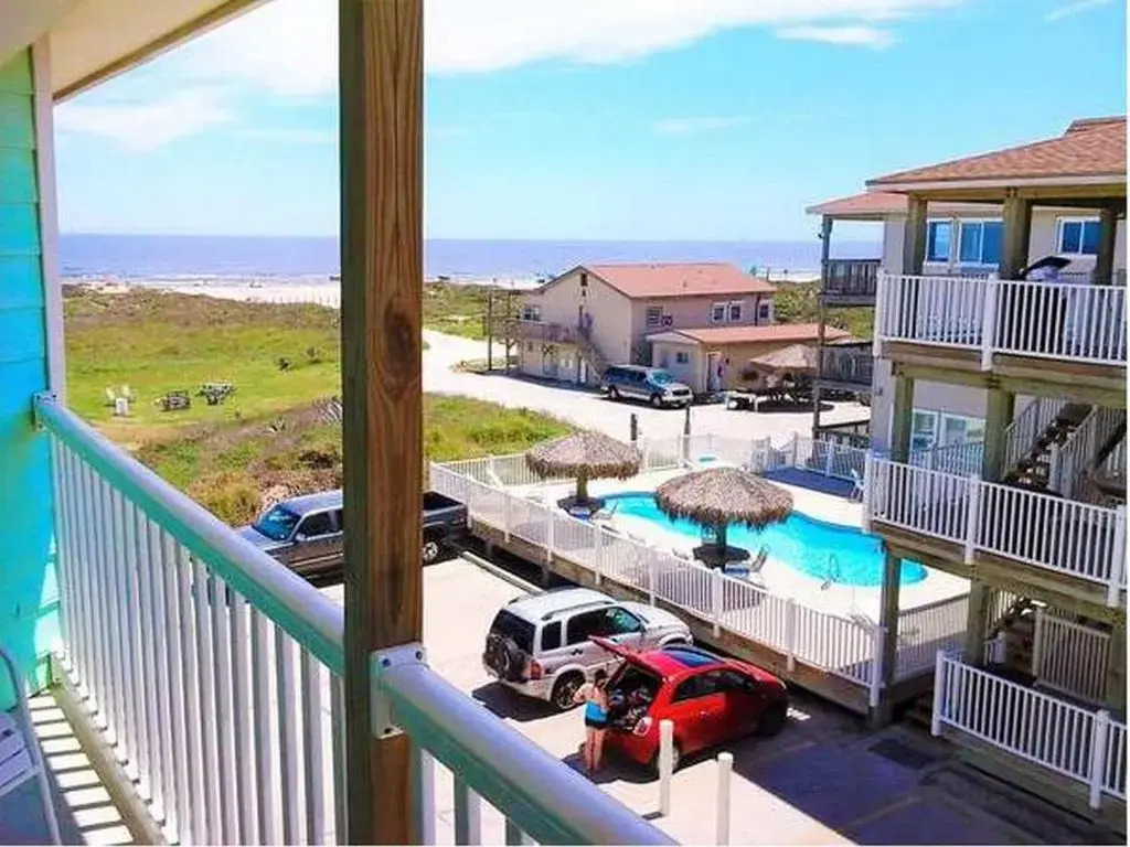 Beachgate CondoSuites and Oceanfront Resort