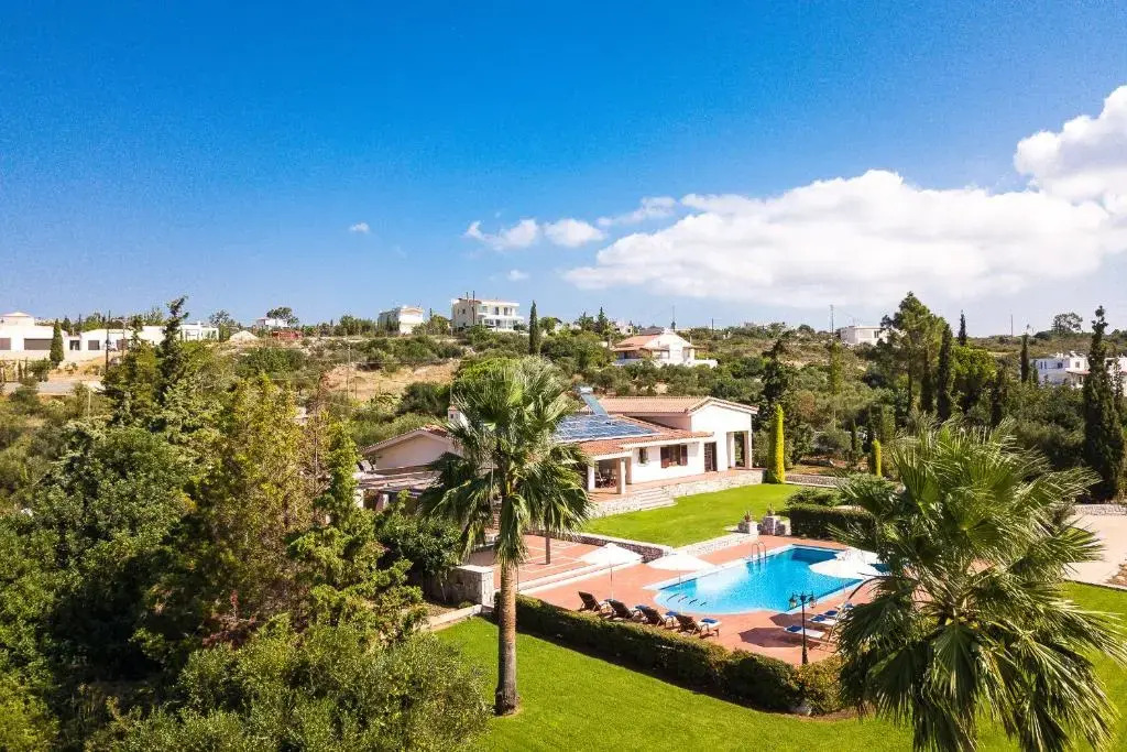 Villa Thealassa - Hanging Over the Sea by etouri