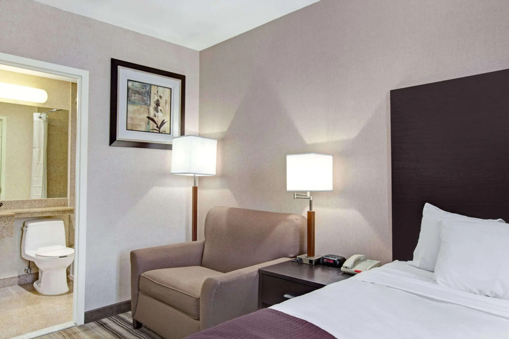 Days Inn Jamaica - JFK Airport