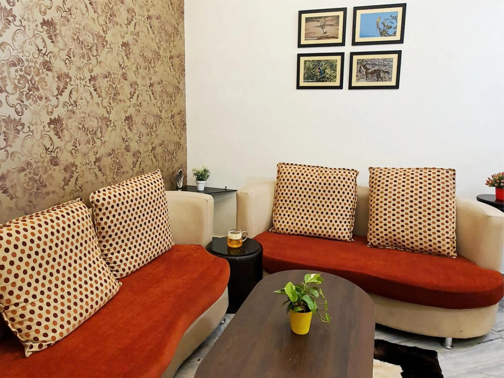 Aditya Premium HomeStay- Furnished Air Conditioned- 2BHK