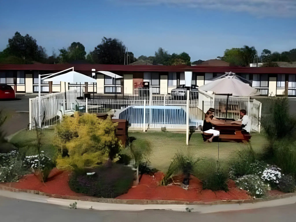 Big Valley Lakeside Paradise Motor Inn