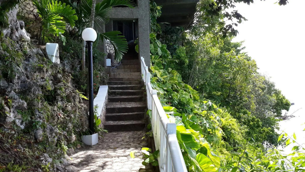 Hibiscus Lodge Hotel