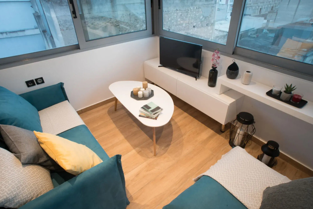 Kyveli Luxury Suites