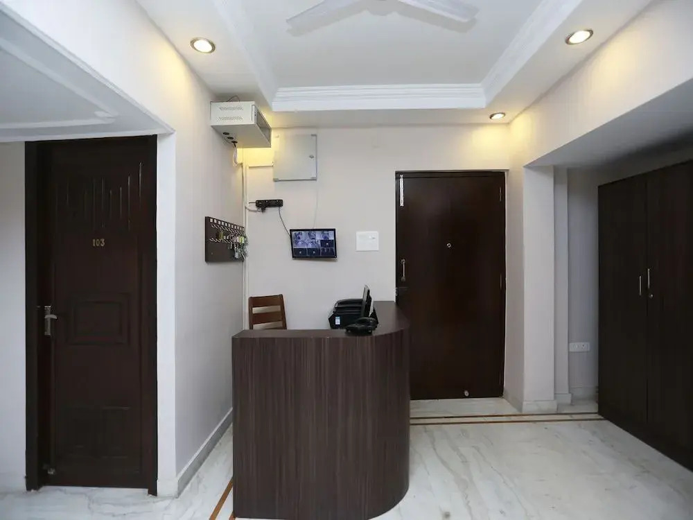 Oyo 19855 B S Guest House
