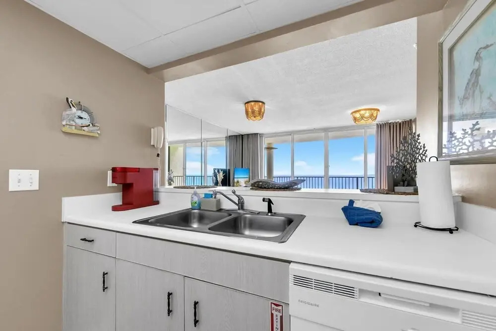 Long Beach Resort 4-1305