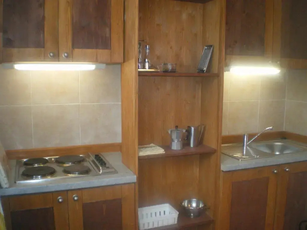 Jolly Residence