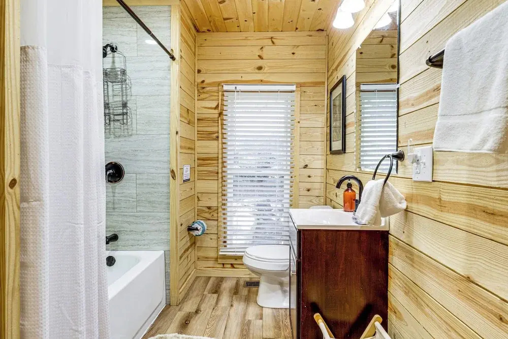 Pet-friendly Gatlinburg Cabin w/ Hot Tub!