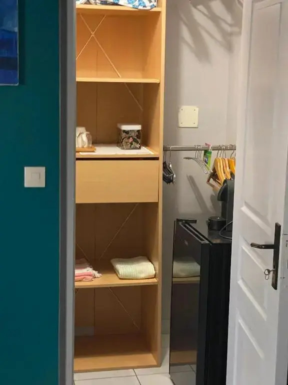 DOMENJOD CHAMBRE Indépendante