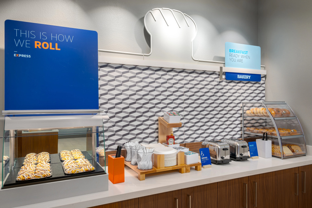 Holiday Inn Express & Suites DFW Airport Southwest - Euless