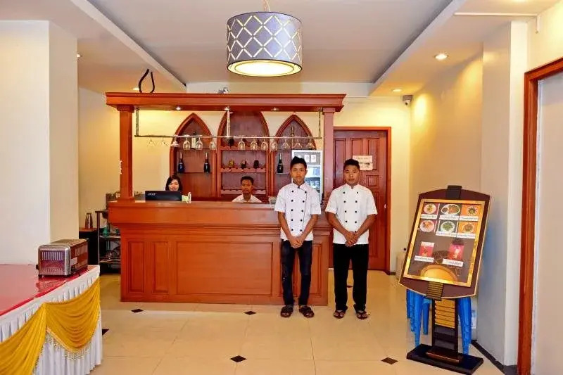 Gold Yadanar Hotel