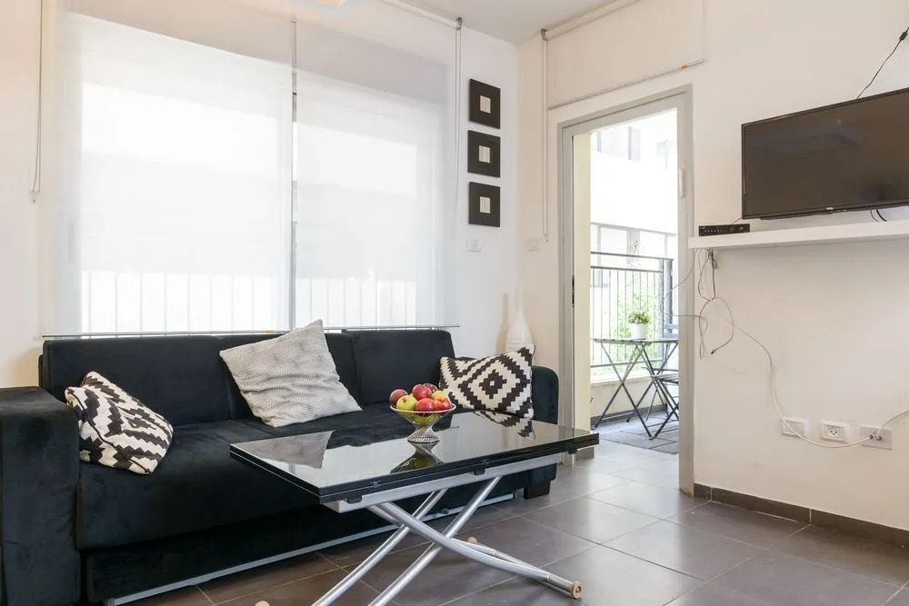 Ben Yehuda - Bograshov 1 BR with Terrace
