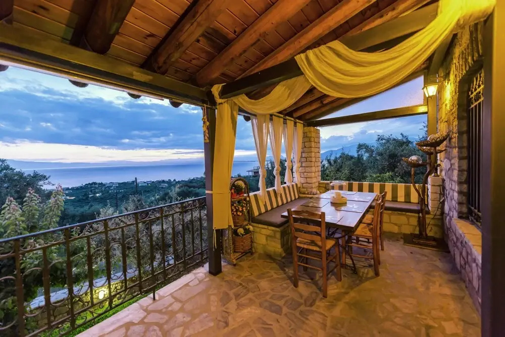 Majestic Chateau - Spectacular Seascapes & Pool