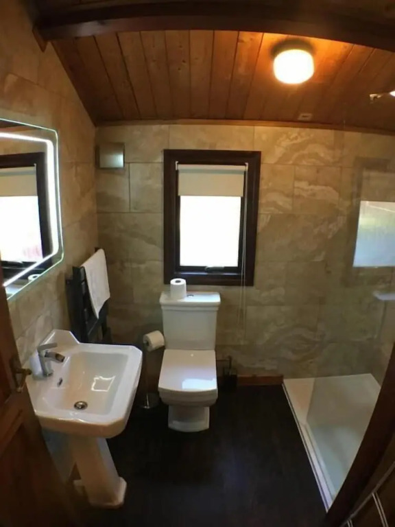 Snowdrop 9 Hot Tub-Woodlandlodges-Pembrokeshire