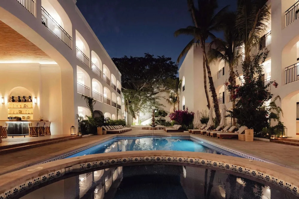 Tropicana Inn
