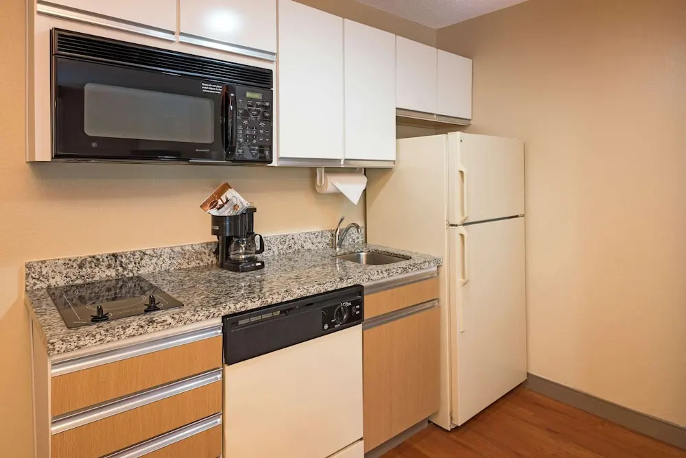 Hawthorn Suites by Wyndham Chicago Schaumburg