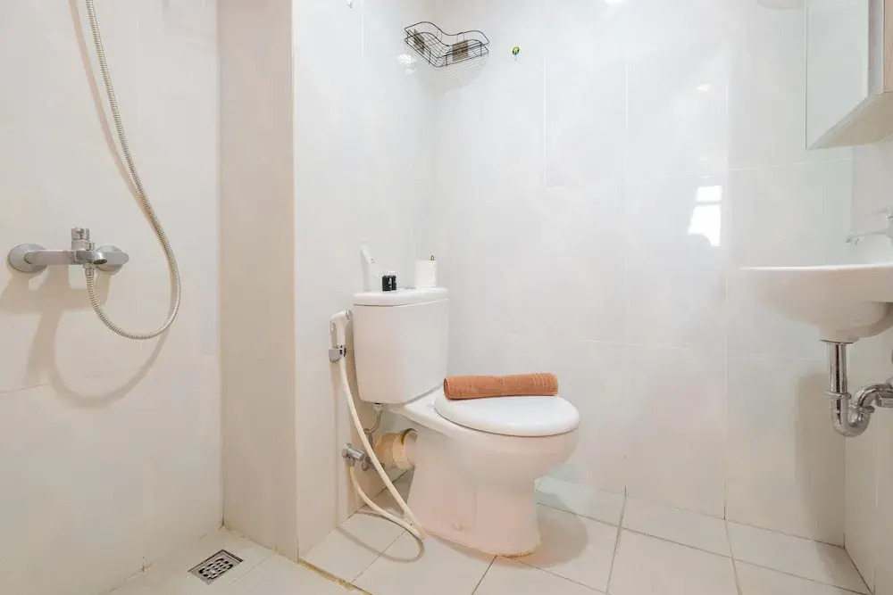 Minimalist 1Br With Extra Room At Evenciio Margonda Apartment
